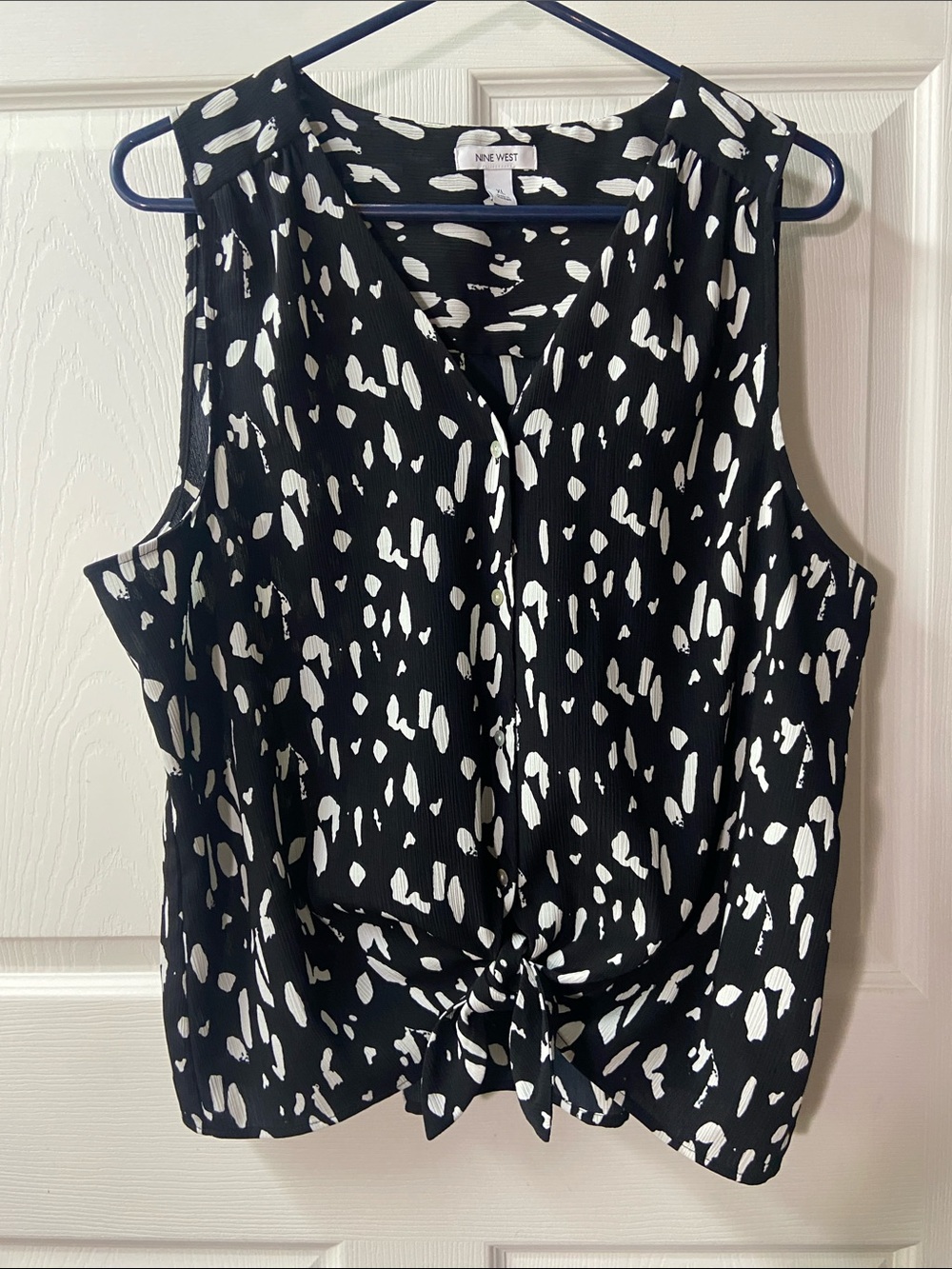 Nine West Black and White Printed Tie-Front Button up front tie blouse